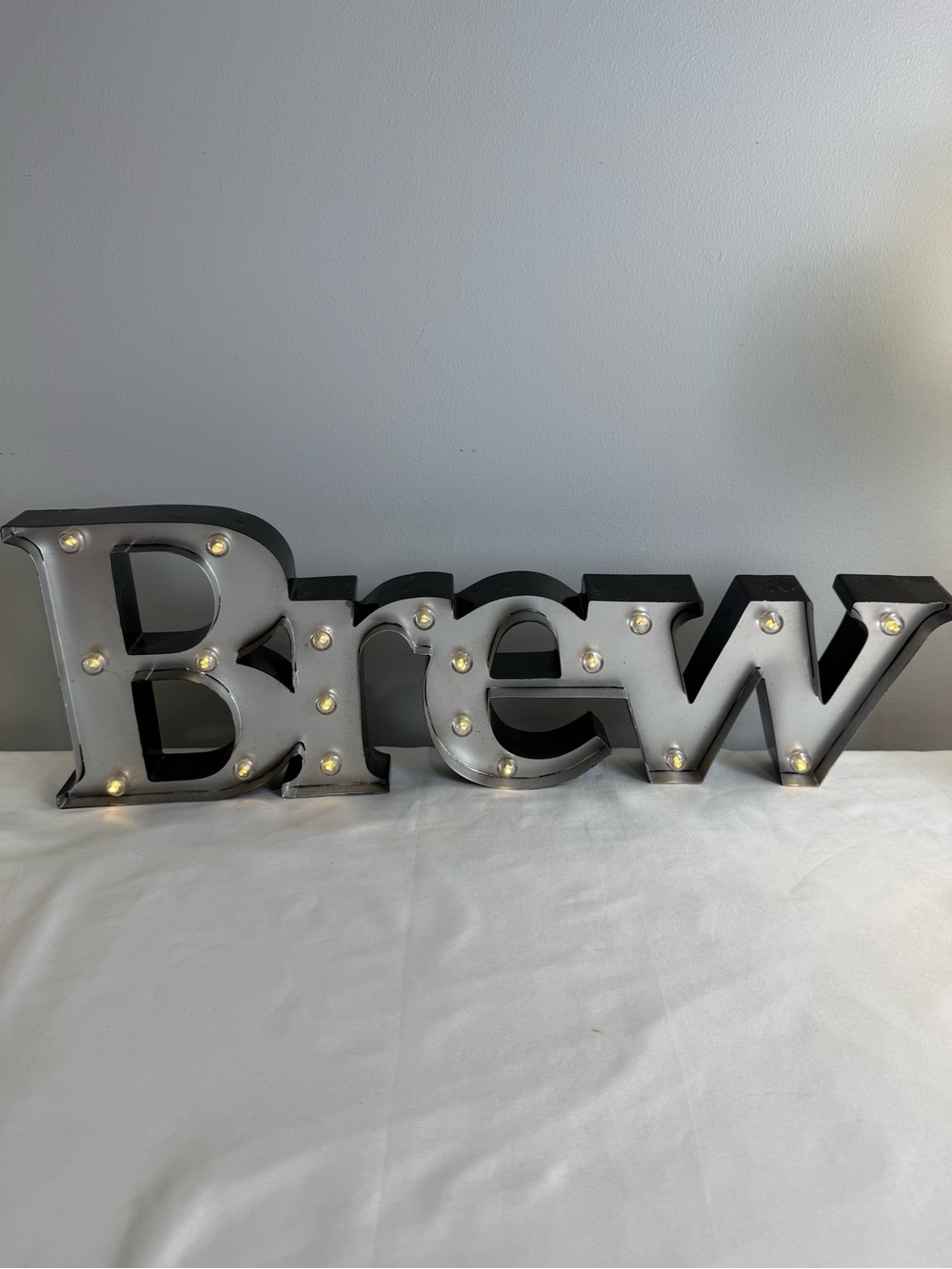 “Brew” Metal Battery Operated Brew Sign Nostalgic Style For Cafe’s Diner’s